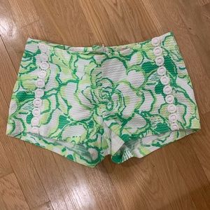 Lily Pulitzer Green and white embroidered shorts!